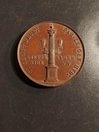老王徽章第155期 - 法国燃气照明公司大铜章     手指Cuivre 铜标    直径37mm.   重量24g