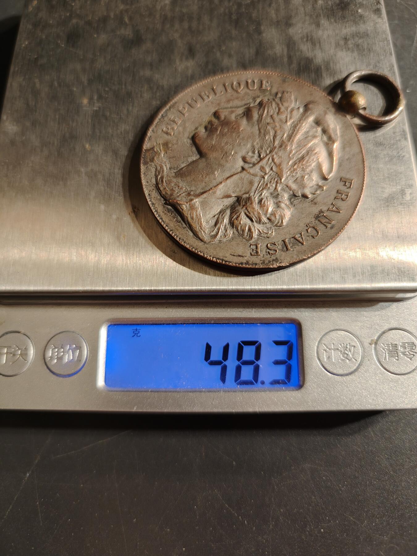 老王徽章第155期 法国玛丽安娜大尺寸镀银奖章     直径50mm.   重量48.3g