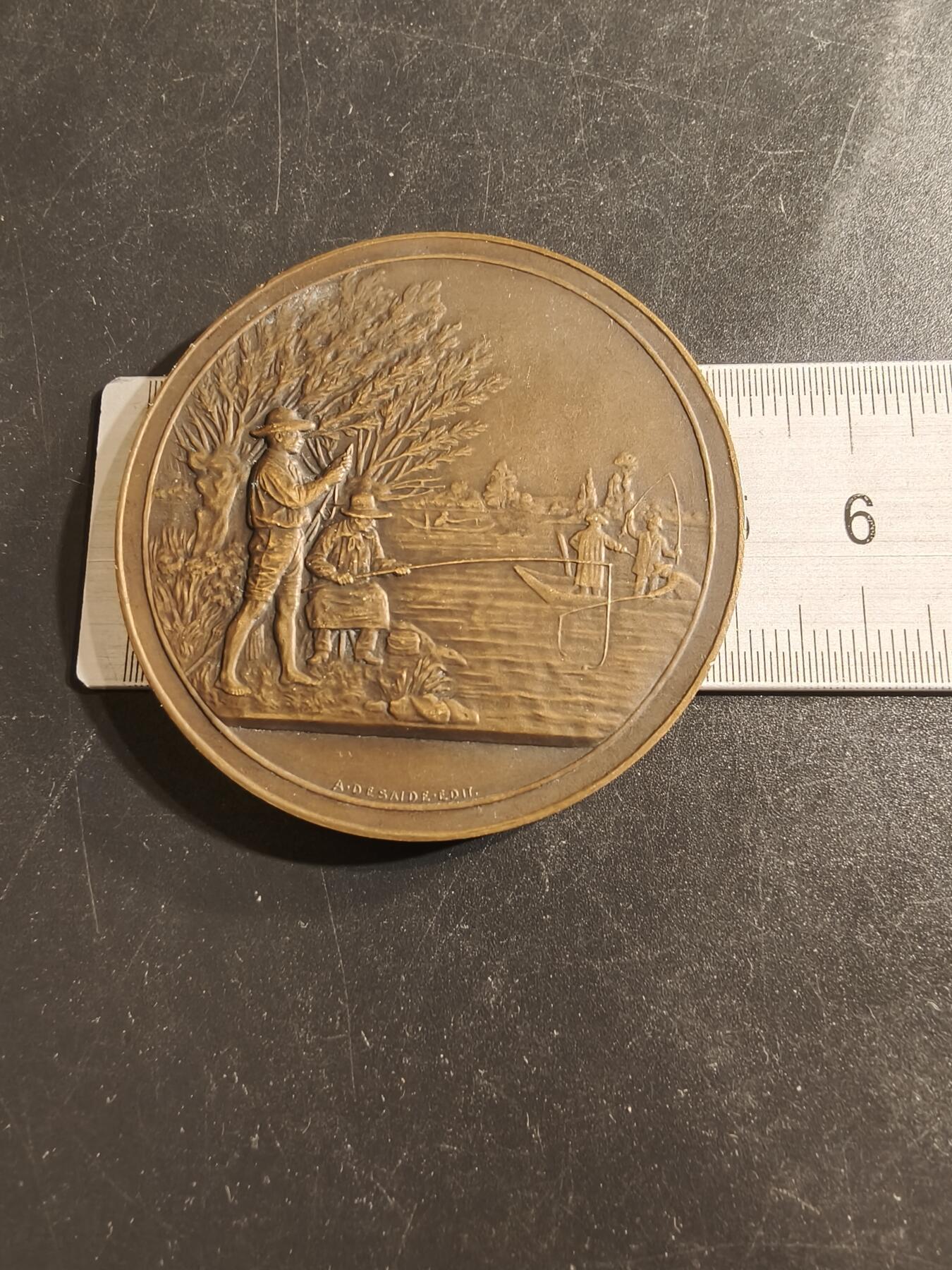 老王徽章第155期 法国参议员赠大铜章    直径50mm.   重量60.3g