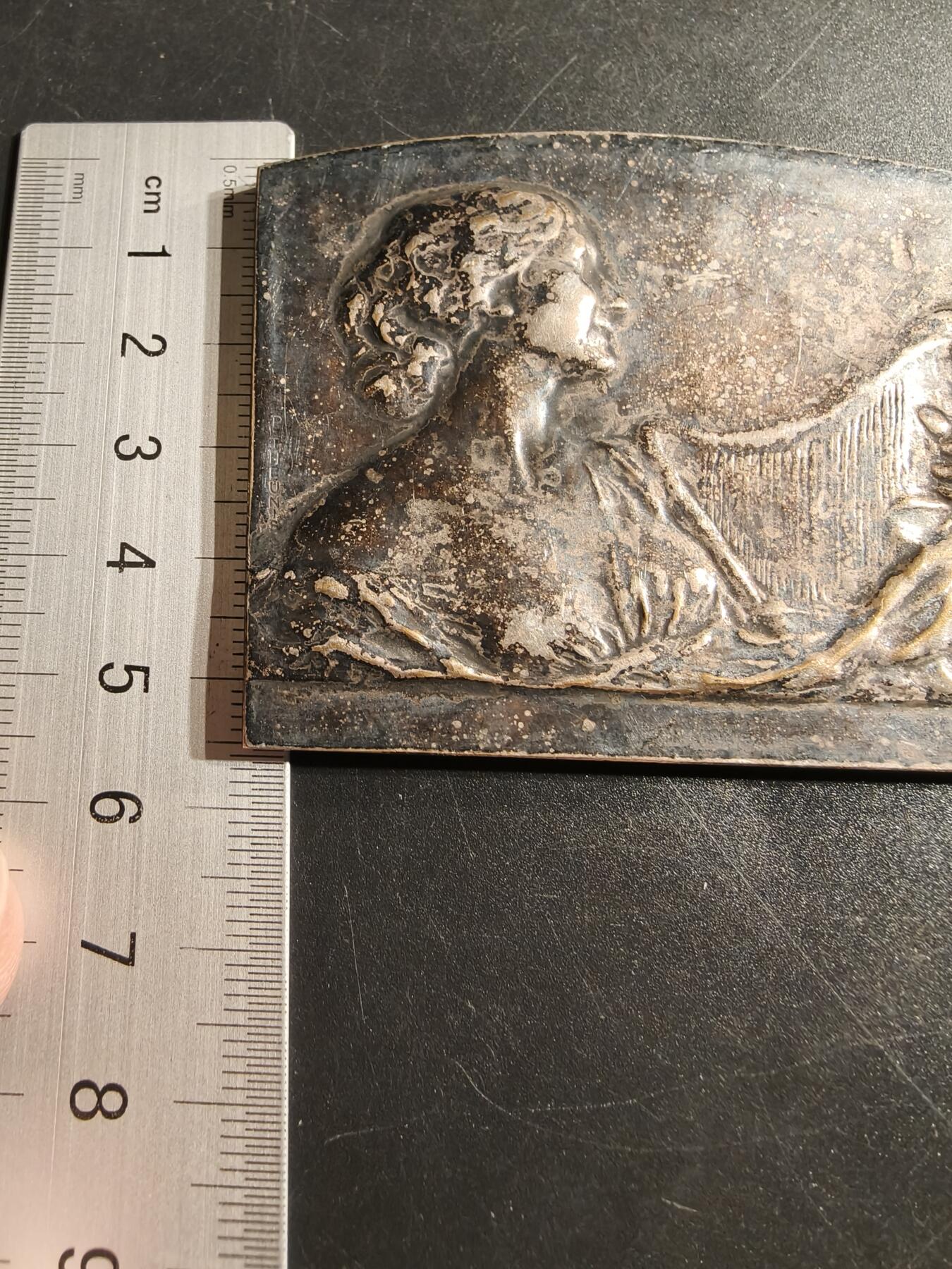 老王徽章第155期 比利时1913根特世博会镀银方形大铜章    尺寸55×65mm.   重量93.4g