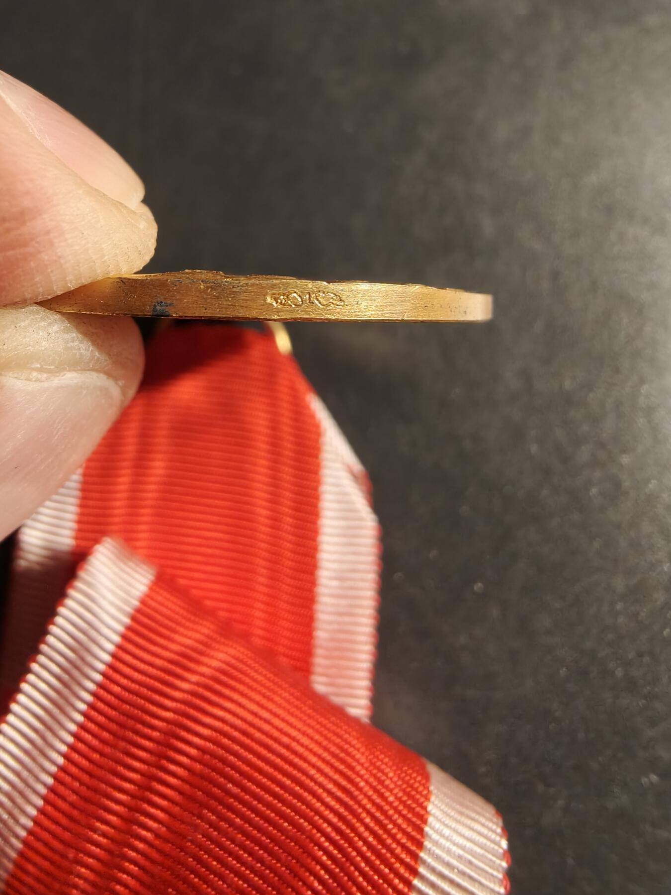 老王徽章第155期 法国金级鲁昂工业协会奖章    950银镀金     16.2g