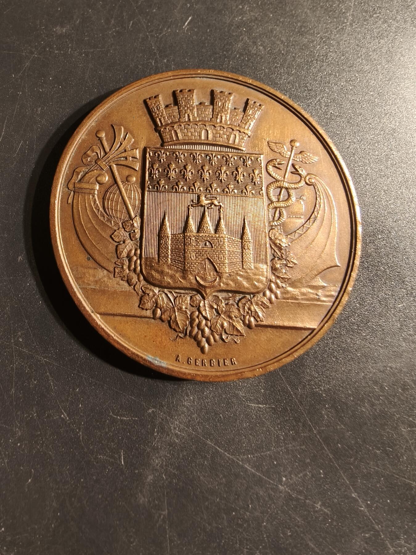 老王徽章第155期 法国1892年波尔多猎犬竞赛大铜章     直径50mm.   重量62.9g