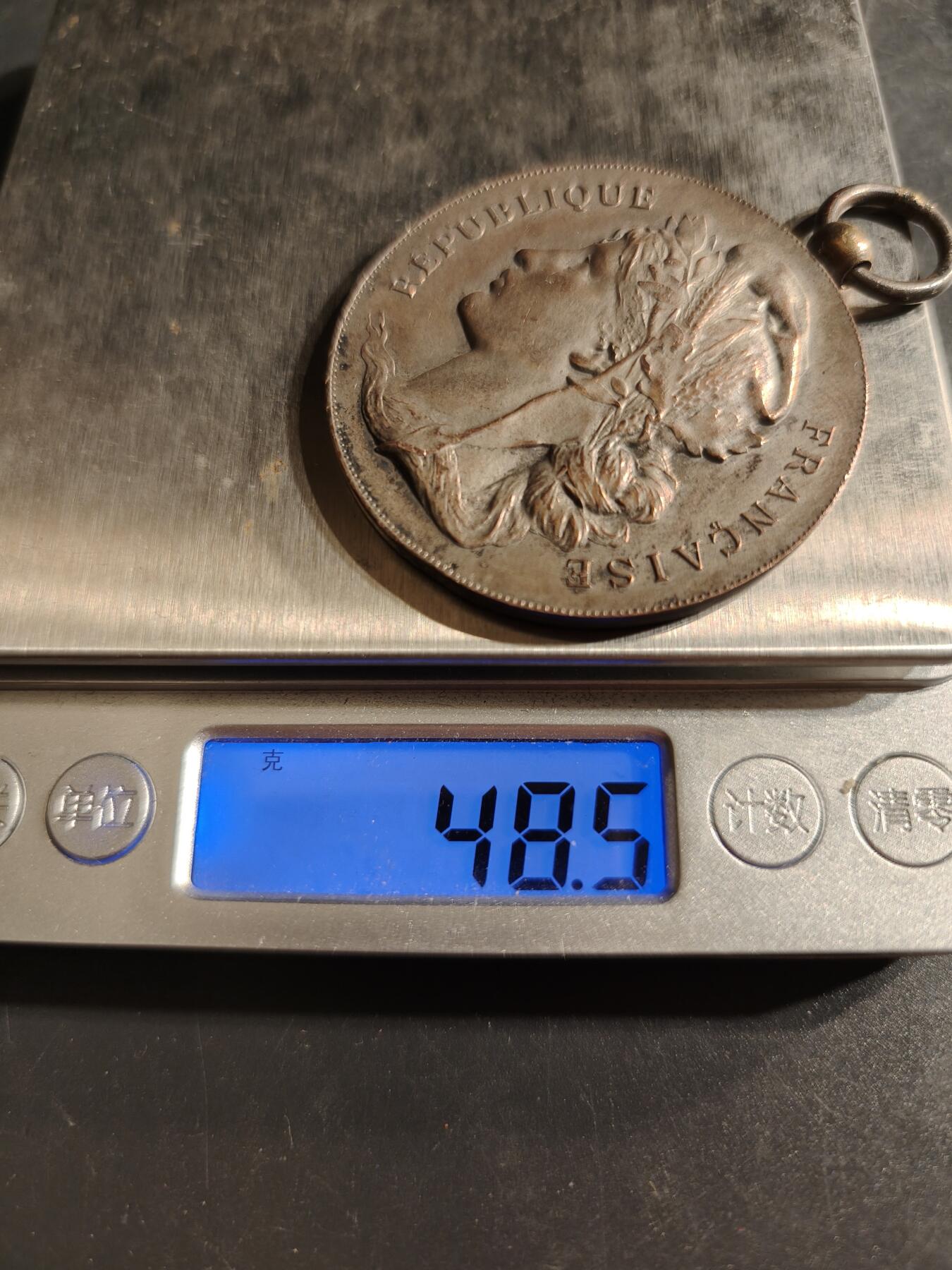 老王徽章第155期 法国玛丽安娜大尺寸镀银奖章    直径50mm.   重量48.5g