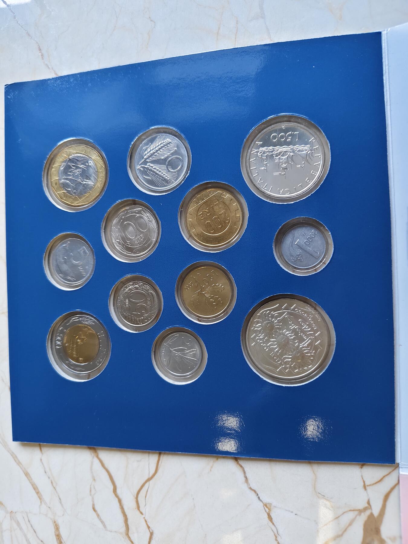 第177期拍卖【长期征集拍品】 意大利2000年思想家布鲁诺12枚纪念套币含2枚银币，835银