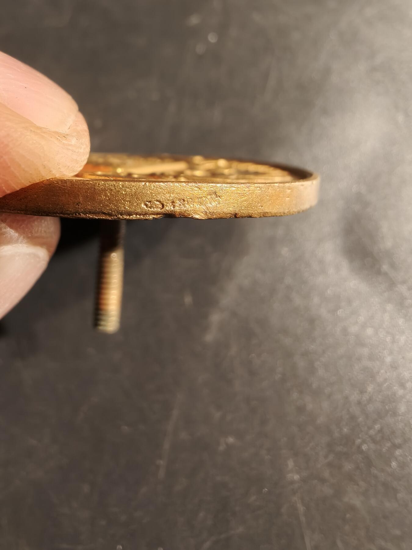 老王徽章第155期 法国南特市单面镀金银章    950银镀金    直径41mm.   重量32.4g