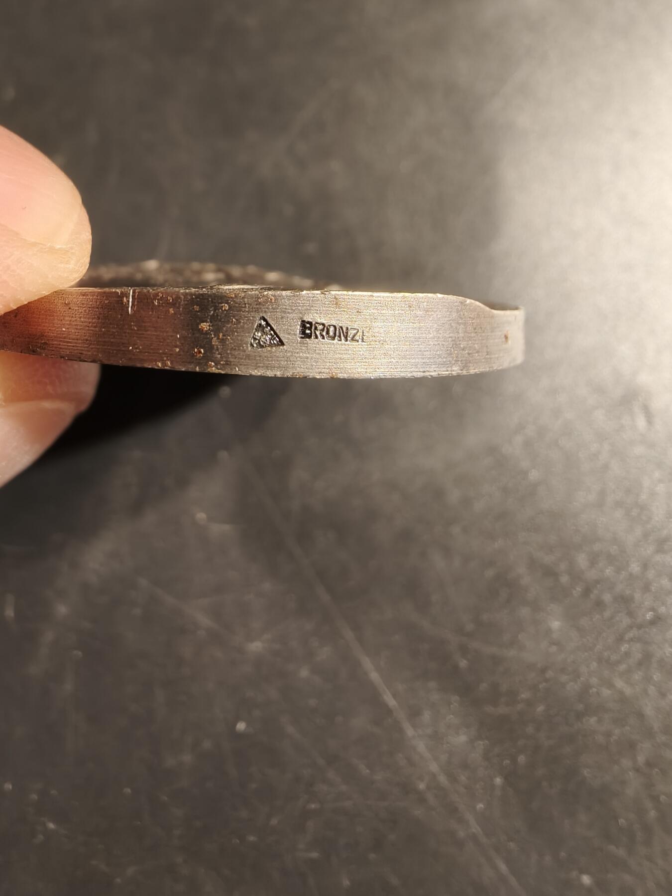 老王徽章第155期 法国玛丽安娜镀银大铜章    直径45mm.   重量43.4g