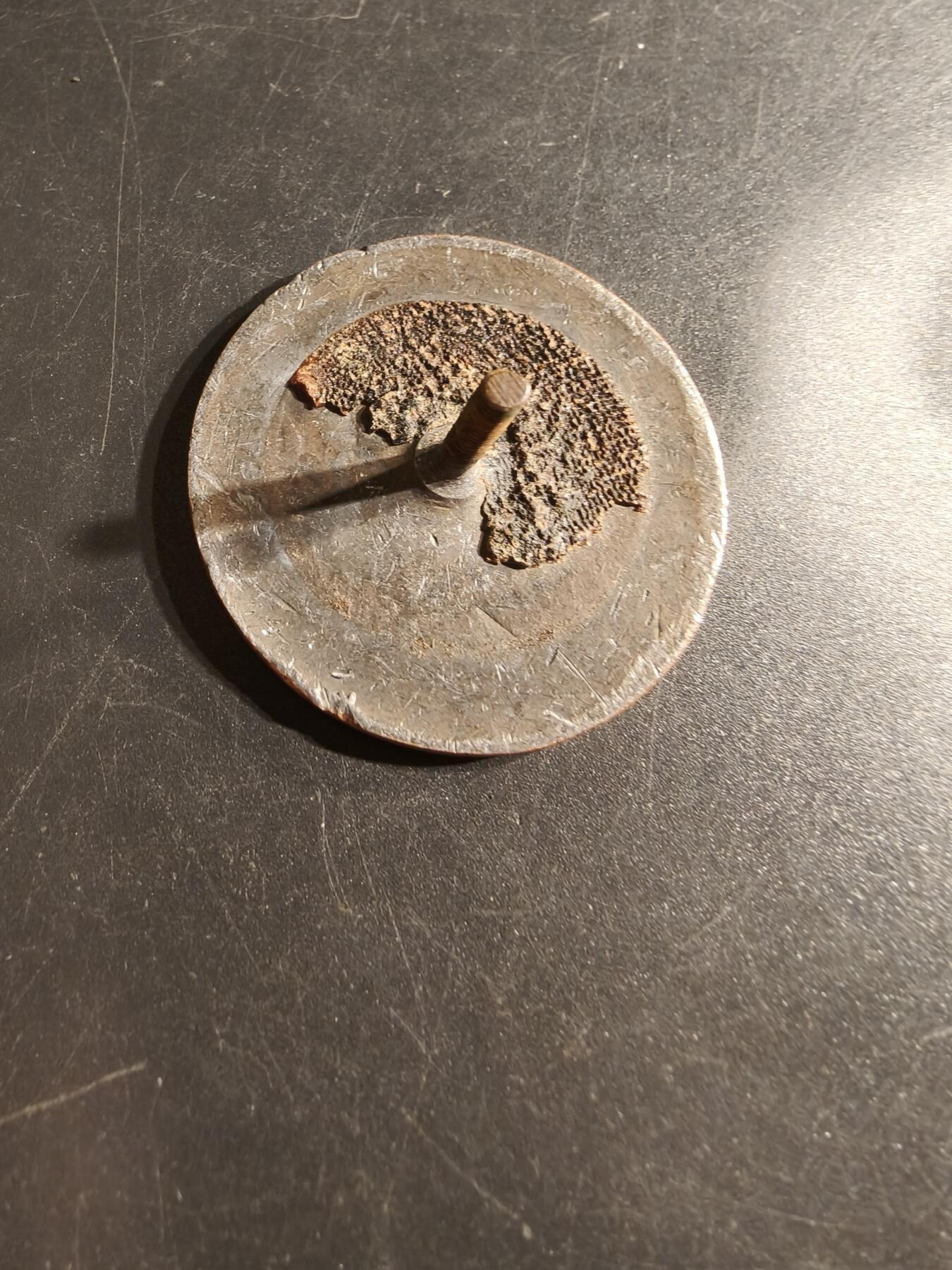 老王徽章第155期 法国南特市单面镀金银章    950银镀金    直径41mm.   重量32.4g