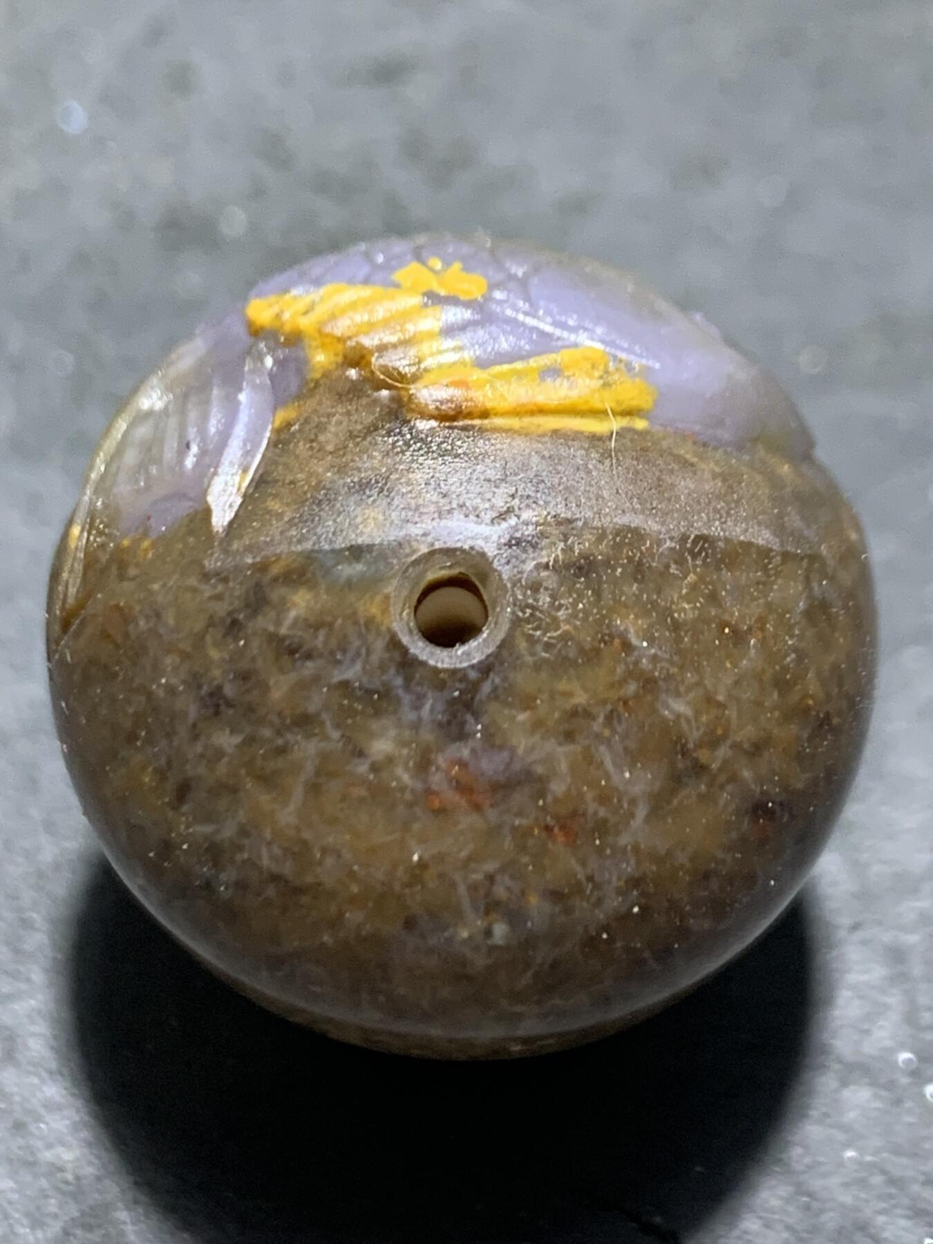 精美亚光冰飘糖心料战国红玛瑙手工巧雕富贵有余圆珠一个，