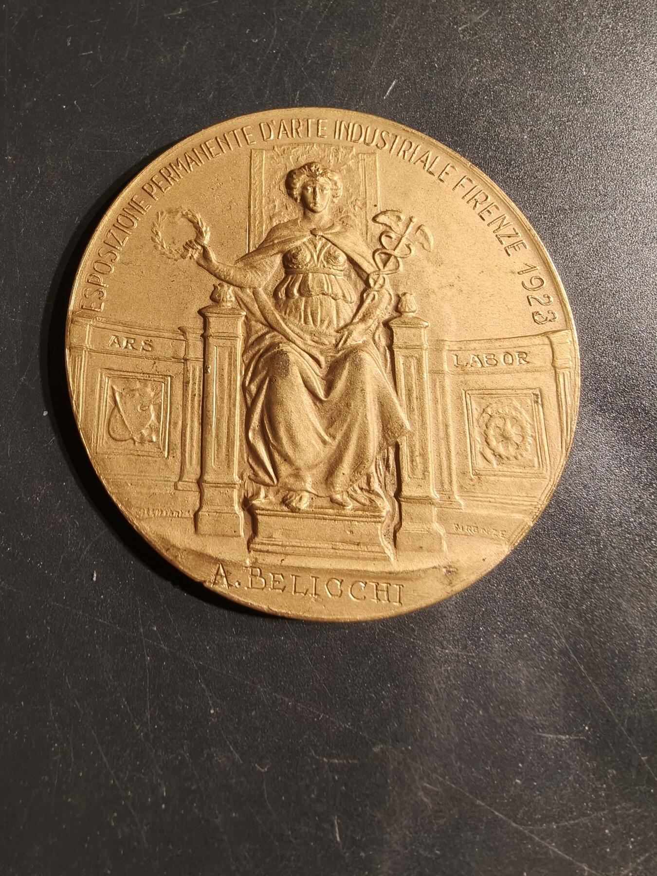 老王徽章第155期 意大利1923年佛罗伦萨国际工业艺术常设展览会大铜章    直径54mm.   重量46.4g