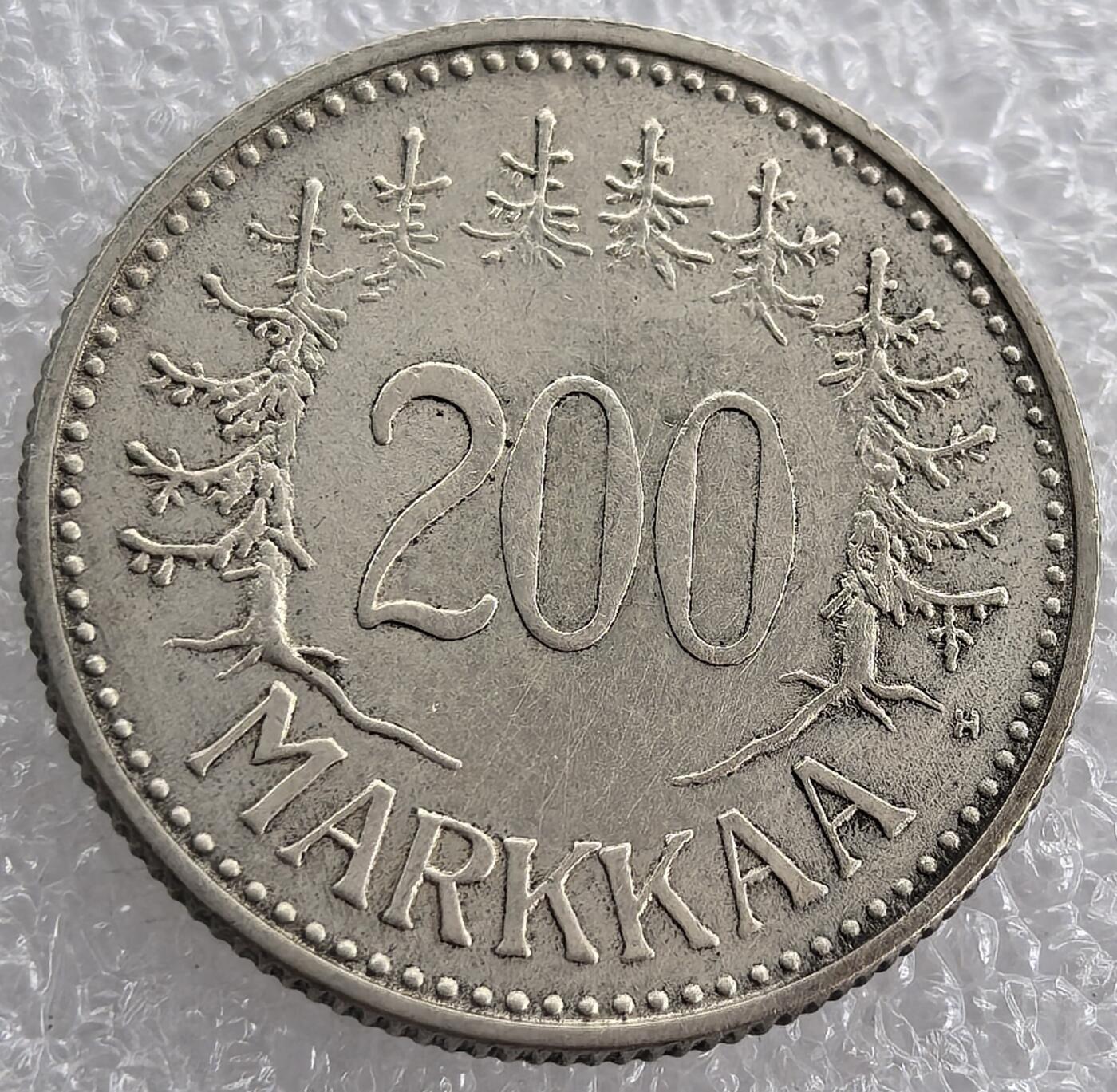外国优质纪念币银币，周六晚上九点倒数截拍，满百包邮，可寄存半年，喜欢朋友微信扫描二维码可直接参拍 芬兰1957年200马克银币