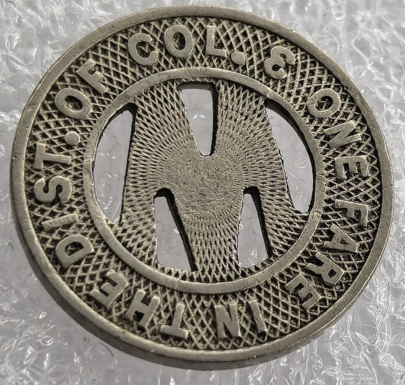 外国优质纪念币银币，周六晚上九点倒数截拍，满百包邮，可寄存半年，喜欢朋友微信扫描二维码可直接参拍