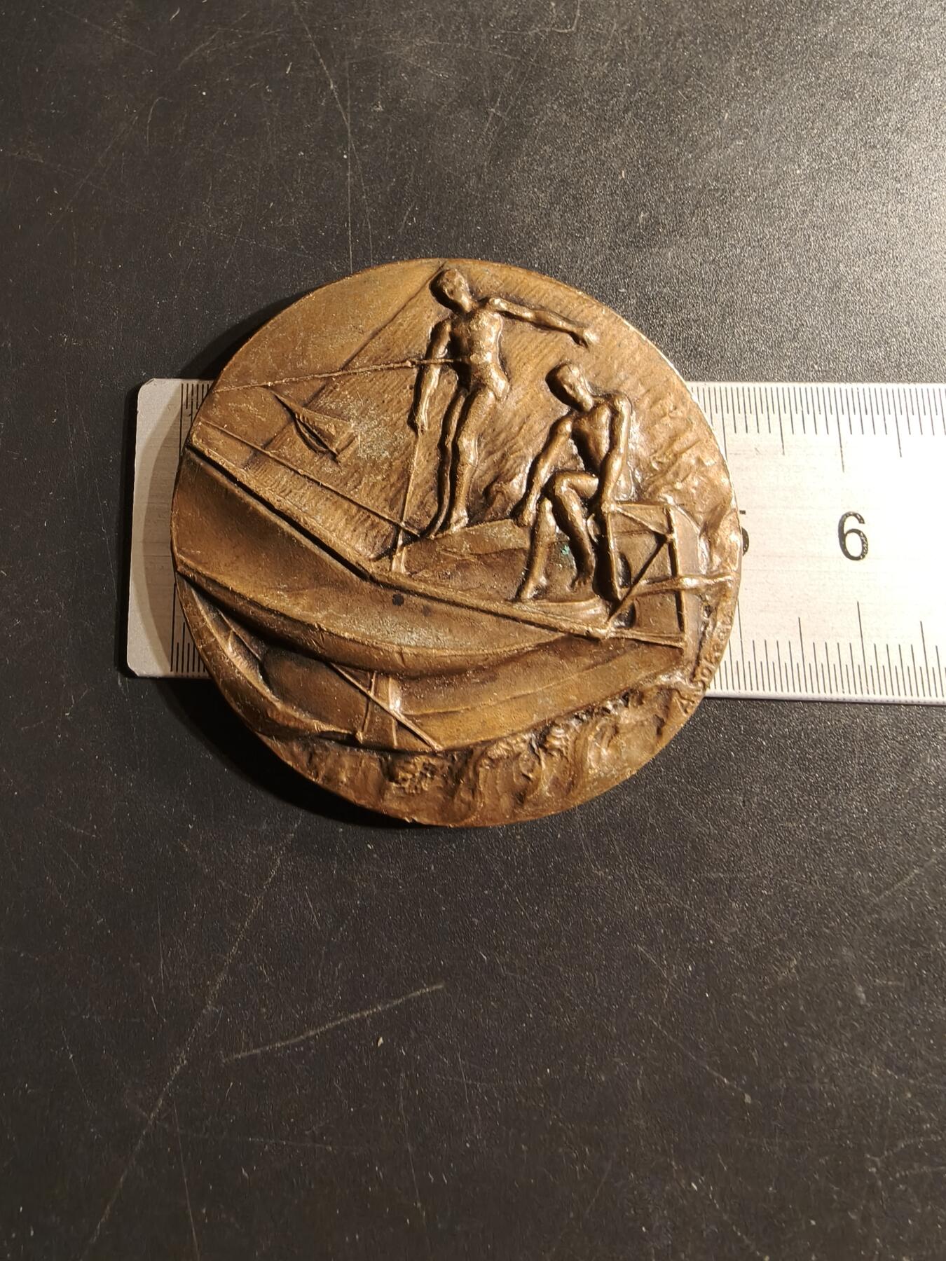 老王徽章第155期 法国帆船运动大铜章    直径50mm.  重量62.4g