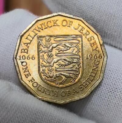 外国优质纪念币银币，周六晚上九点倒数截拍，满百包邮，可寄存半年，喜欢朋友微信扫描二维码可直接参拍 原光泽西1966年1/4先令纪念币