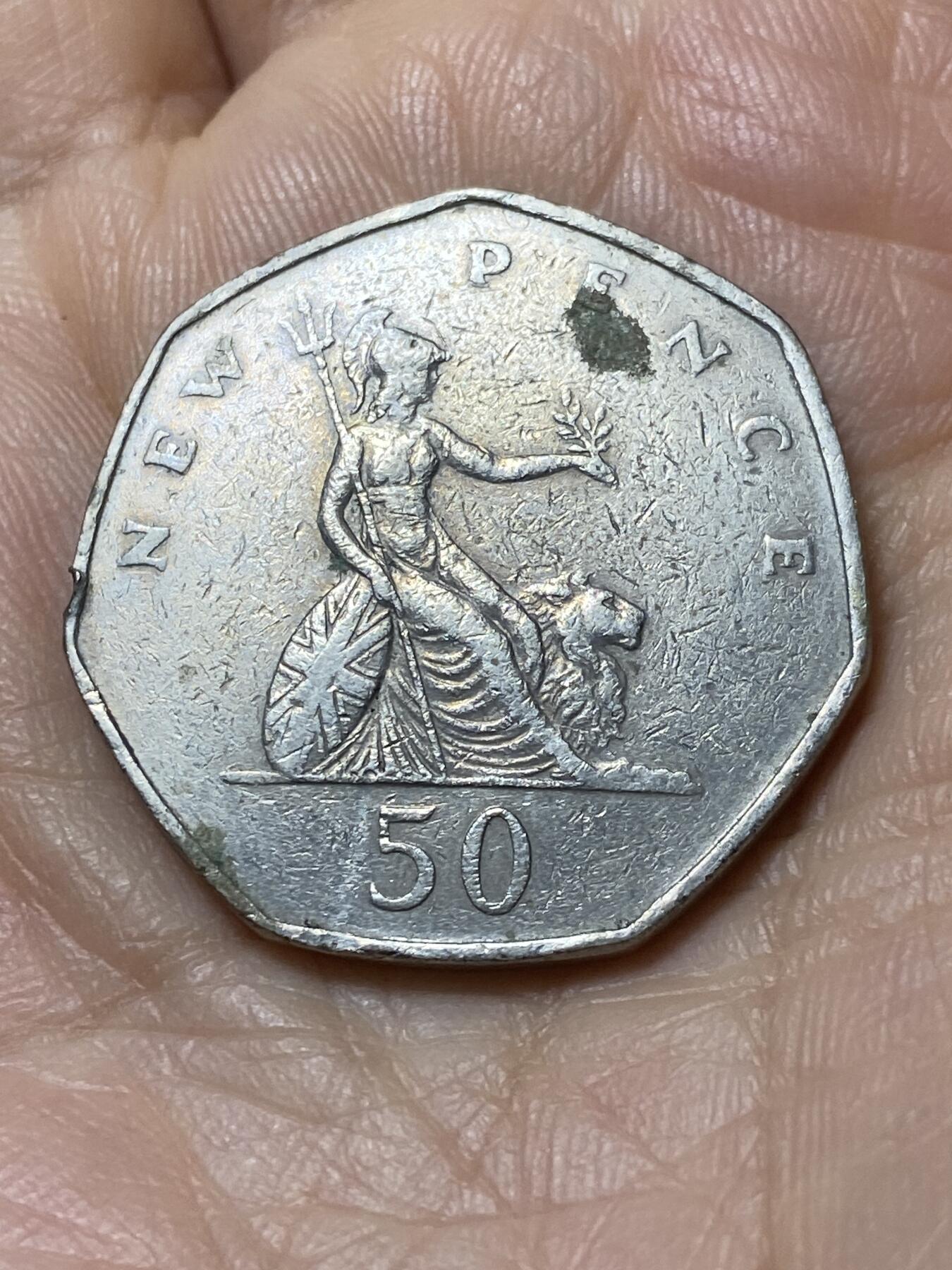 2025年第一百零八场(总第一百三十四场）外国好品散币(免佣金) 英国🇬🇧1969年50新便士(伊丽莎白二世中年花冠，十进制第一版首发年)