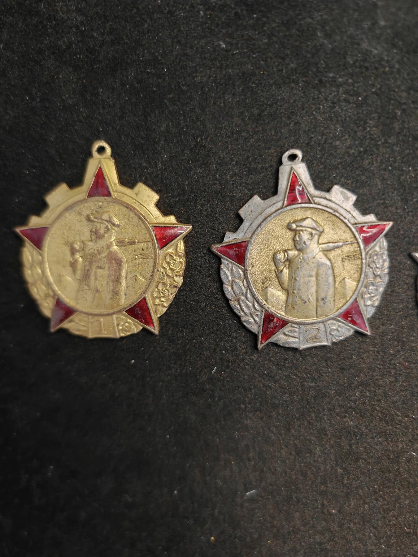 朝鲜矿业章一套