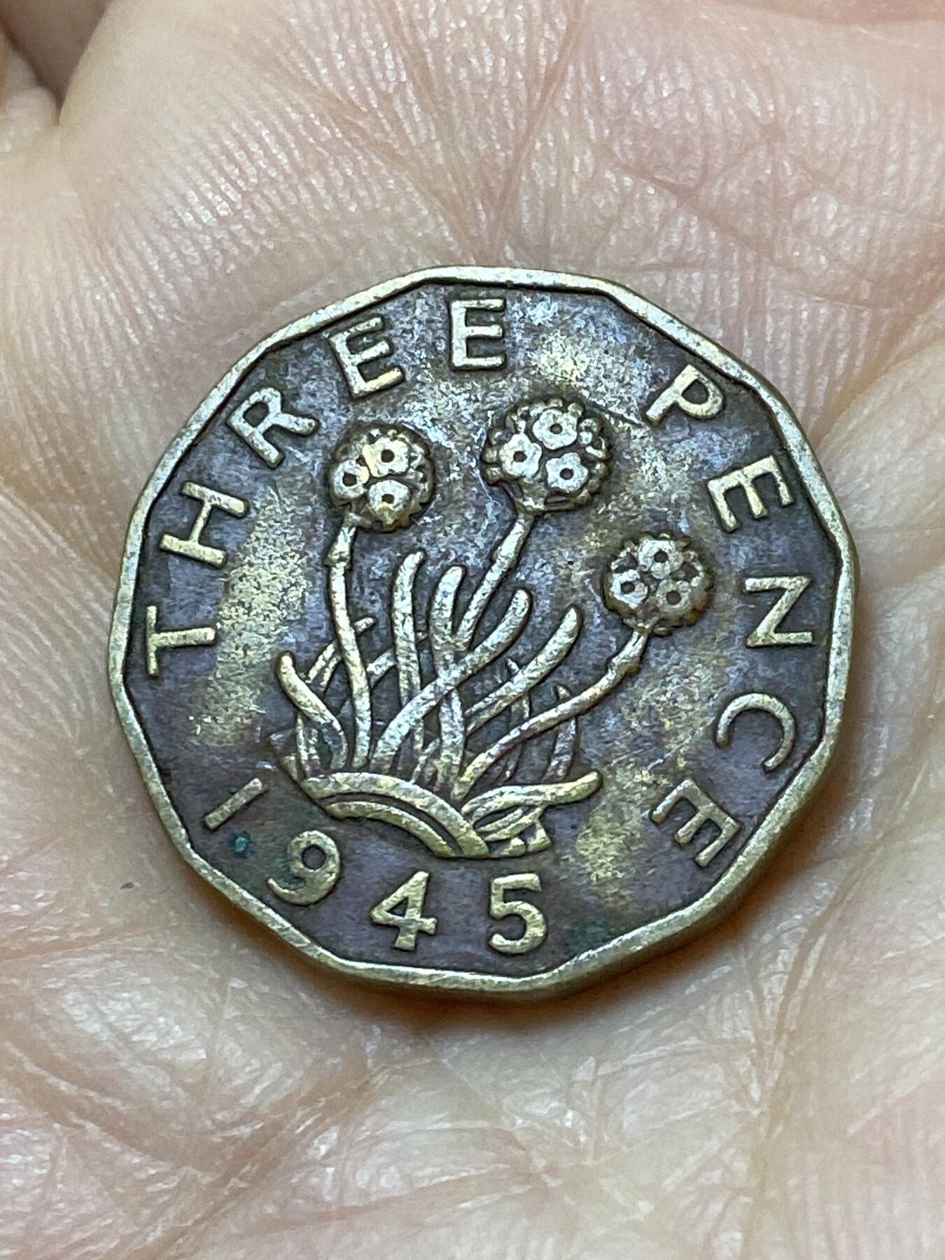 2025年第一百零八场(总第一百三十四场）外国好品散币(免佣金) 英国🇬🇧1945年3便士(乔治六世第一版)