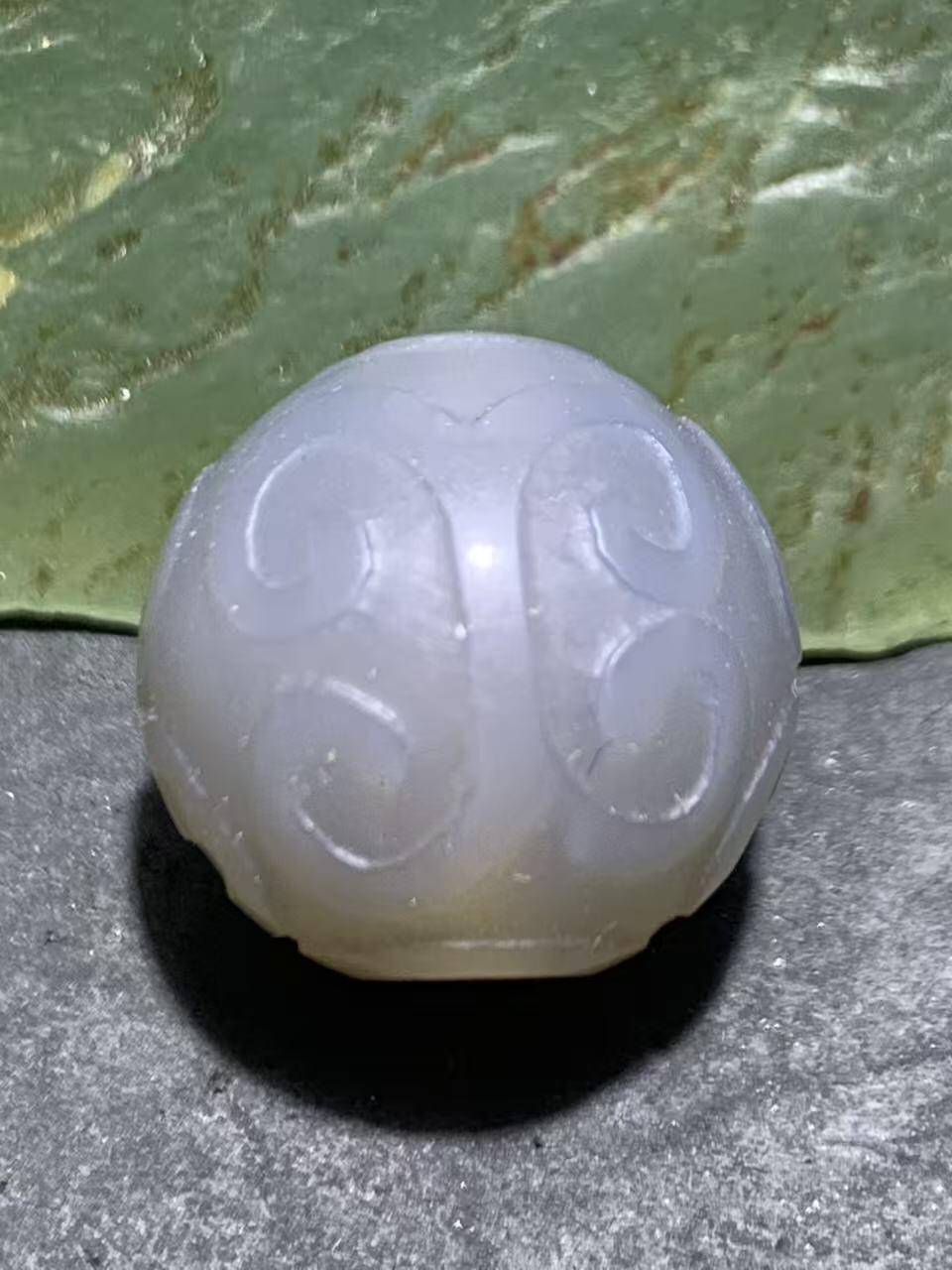 精美高玉化灰色玛瑙雕刻回纹珠（云纹珠）一颗，
