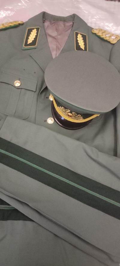 东德内政部中将常服衣裤帽全套 - 东德内政部中将常服衣裤帽全套