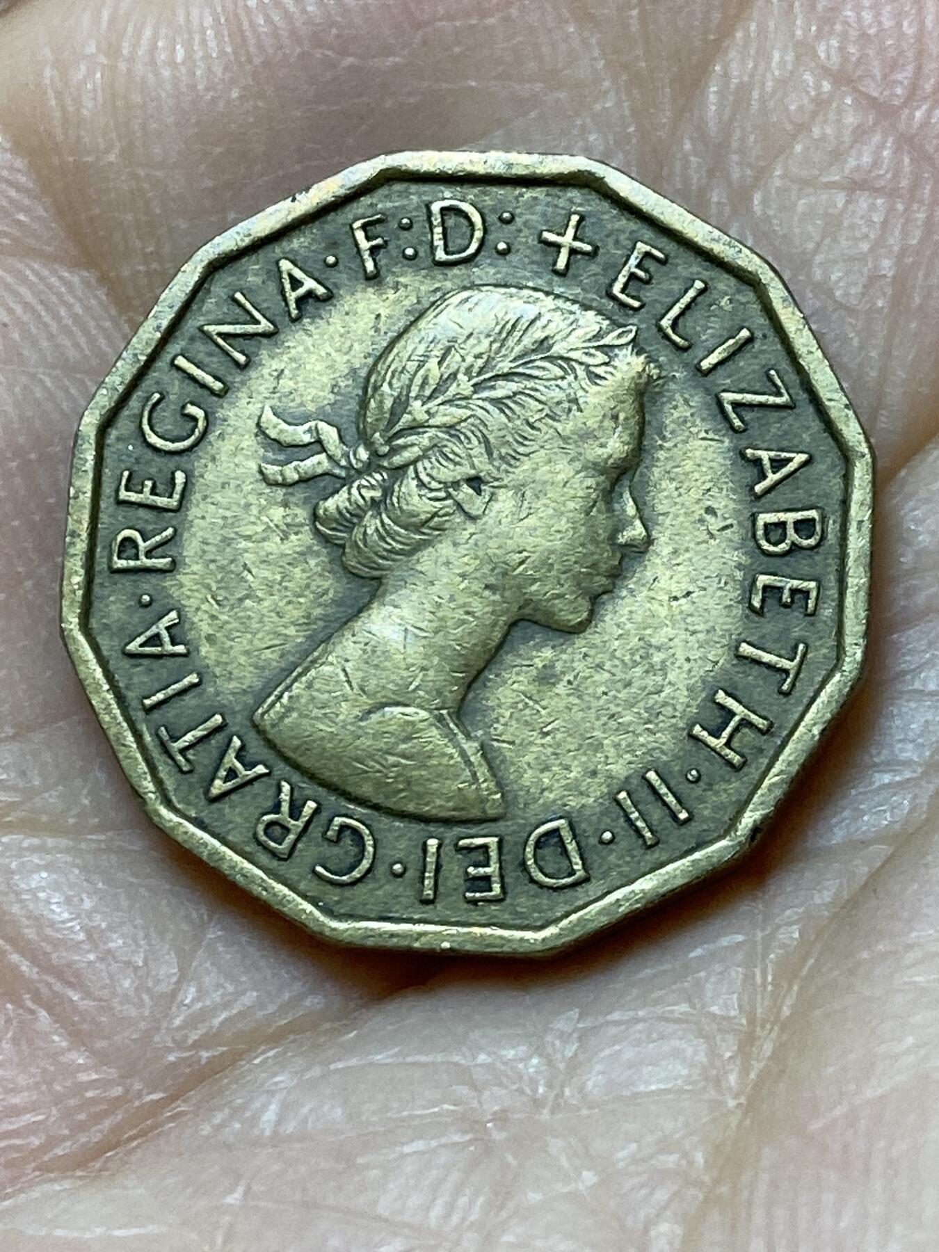 2025年第一百零八场(总第一百三十四场）外国好品散币(免佣金) 英国🇬🇧1960年3便士(伊丽莎白二世青年桂冠第二版)