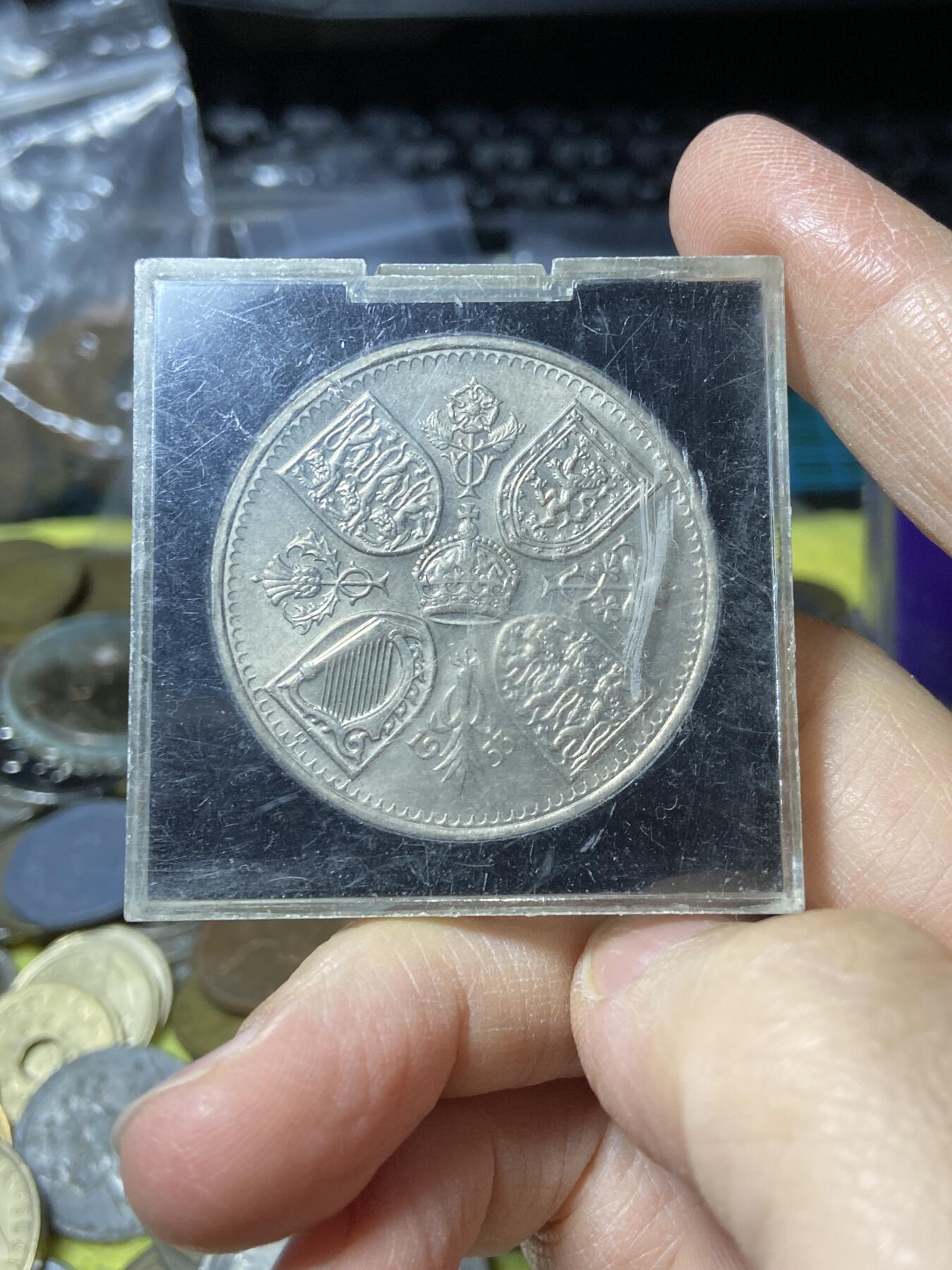2025年第一百零八场(总第一百三十四场）外国好品散币(免佣金) 盒装好品–英国🇬🇧1953年5先令(伊丽莎白二世加冕纪念币)