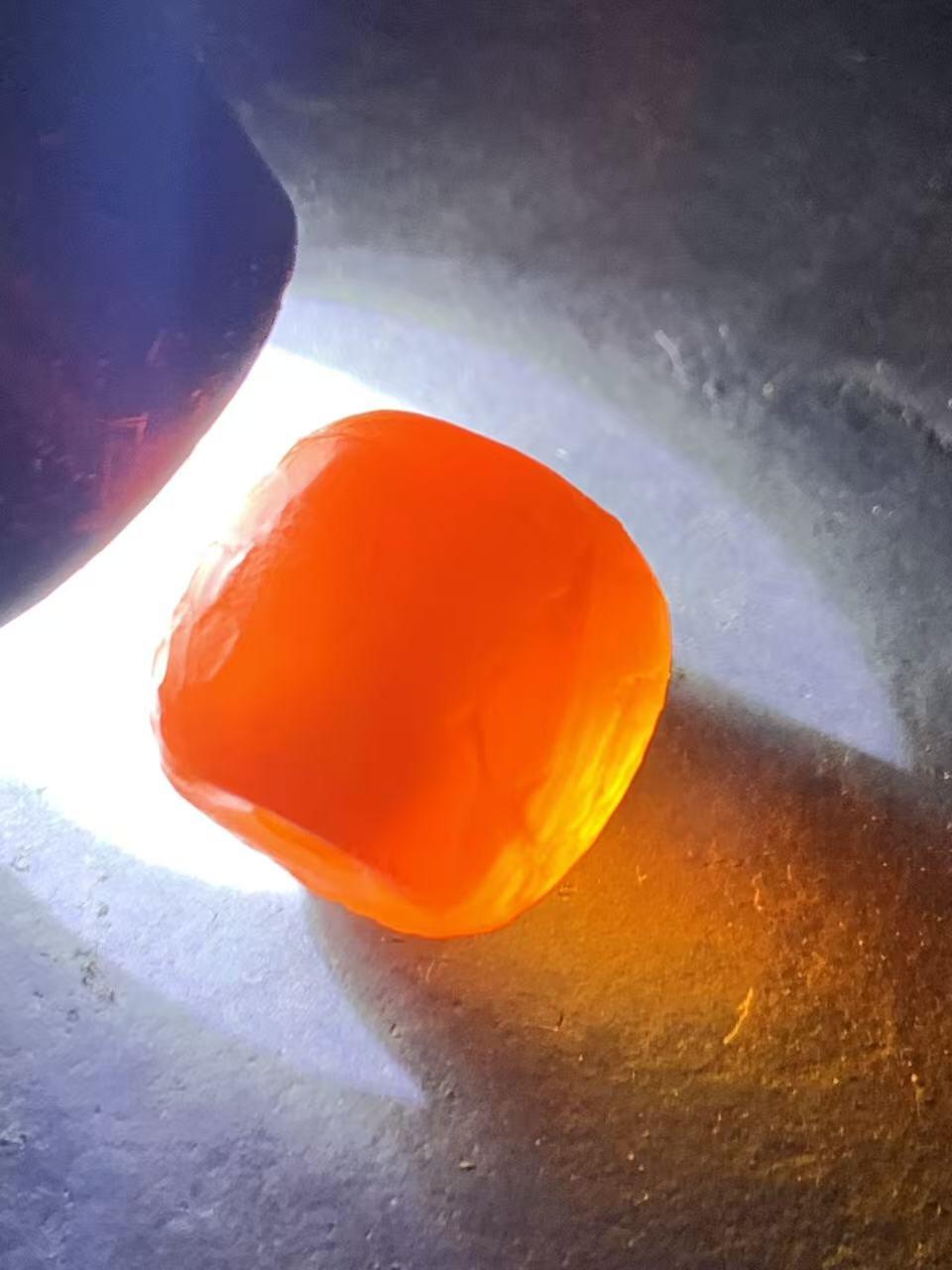 精美高玉化风化纹红白双色玛瑙老形桶珠一颗