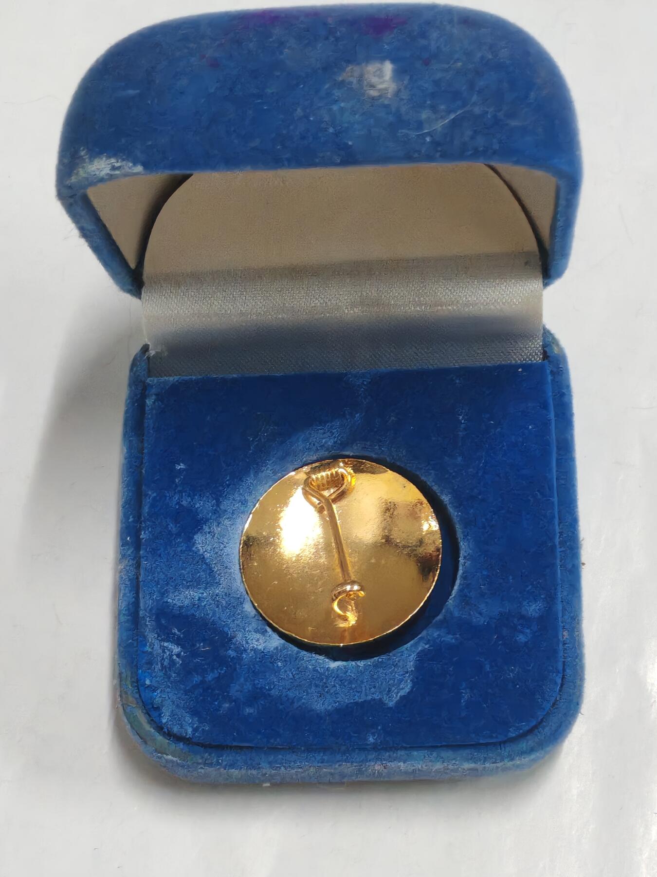 韵星假日拍卖第二十七期 -- Rimey Holidays Auction 27 泰王国农业部工作优秀证章 带原盒 精品