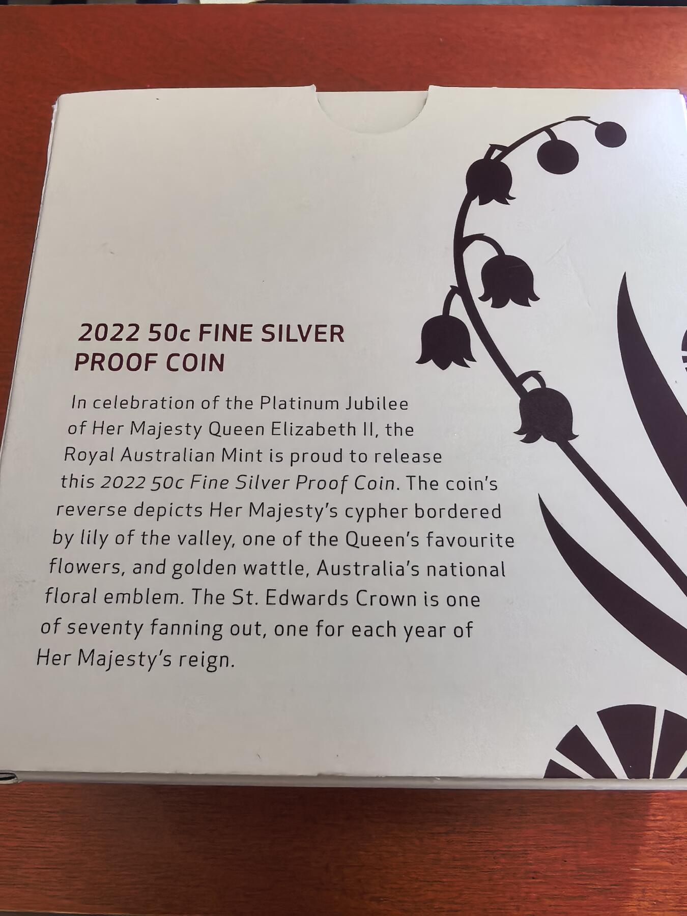 长老汇蛇年精选第六十场拍卖 2022澳大利亚女王在位70周年50分多边形精制银币，18.24克999银，盒证全，7500枚