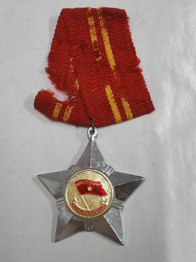 韵星假日拍卖第二十七期 -- Rimey Holidays Auction 27 - 越南社会主义共和国二级光荣战士勋章 软挂