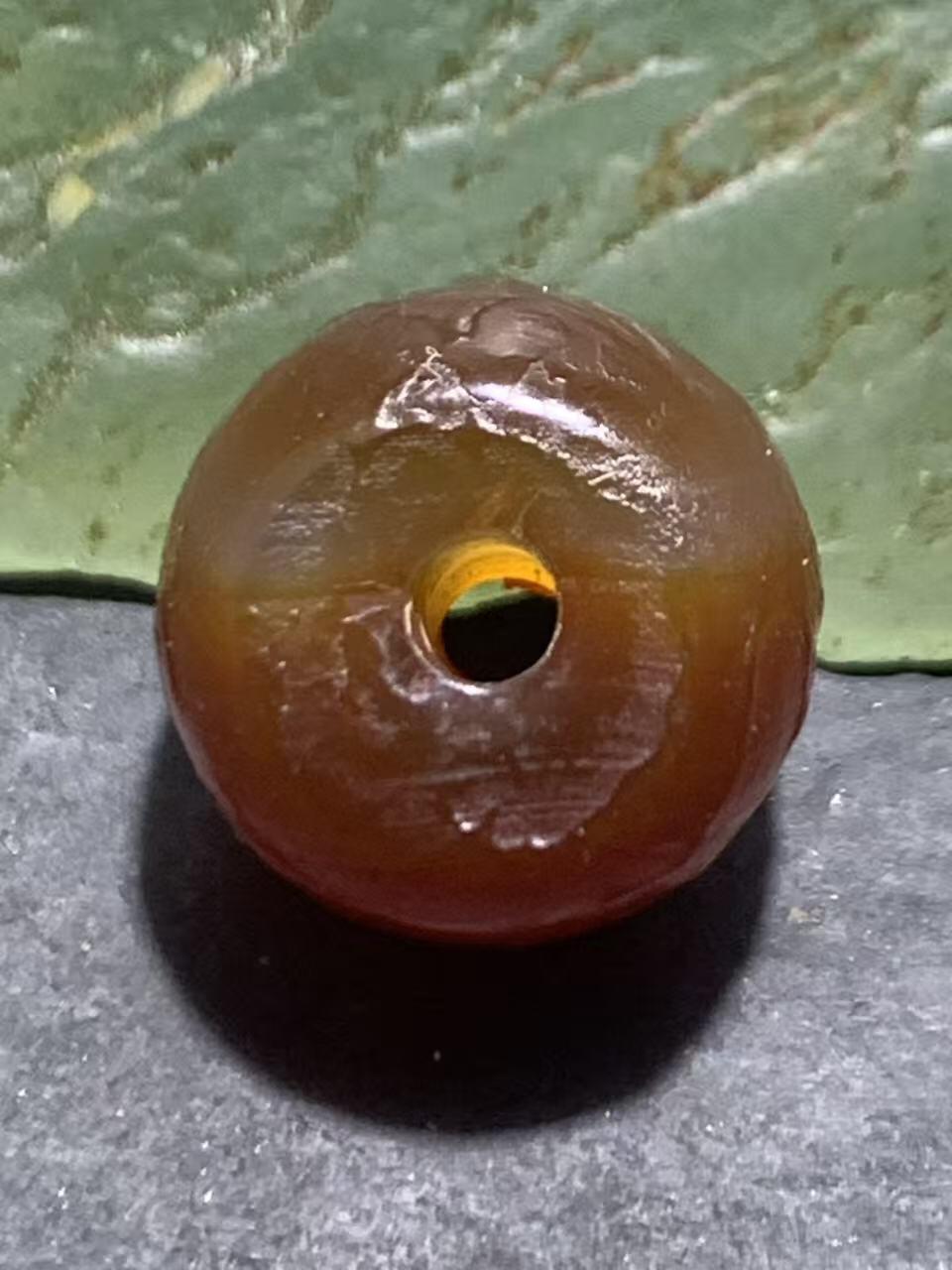 精美高玉化风化纹红白双色玛瑙老形桶珠一颗