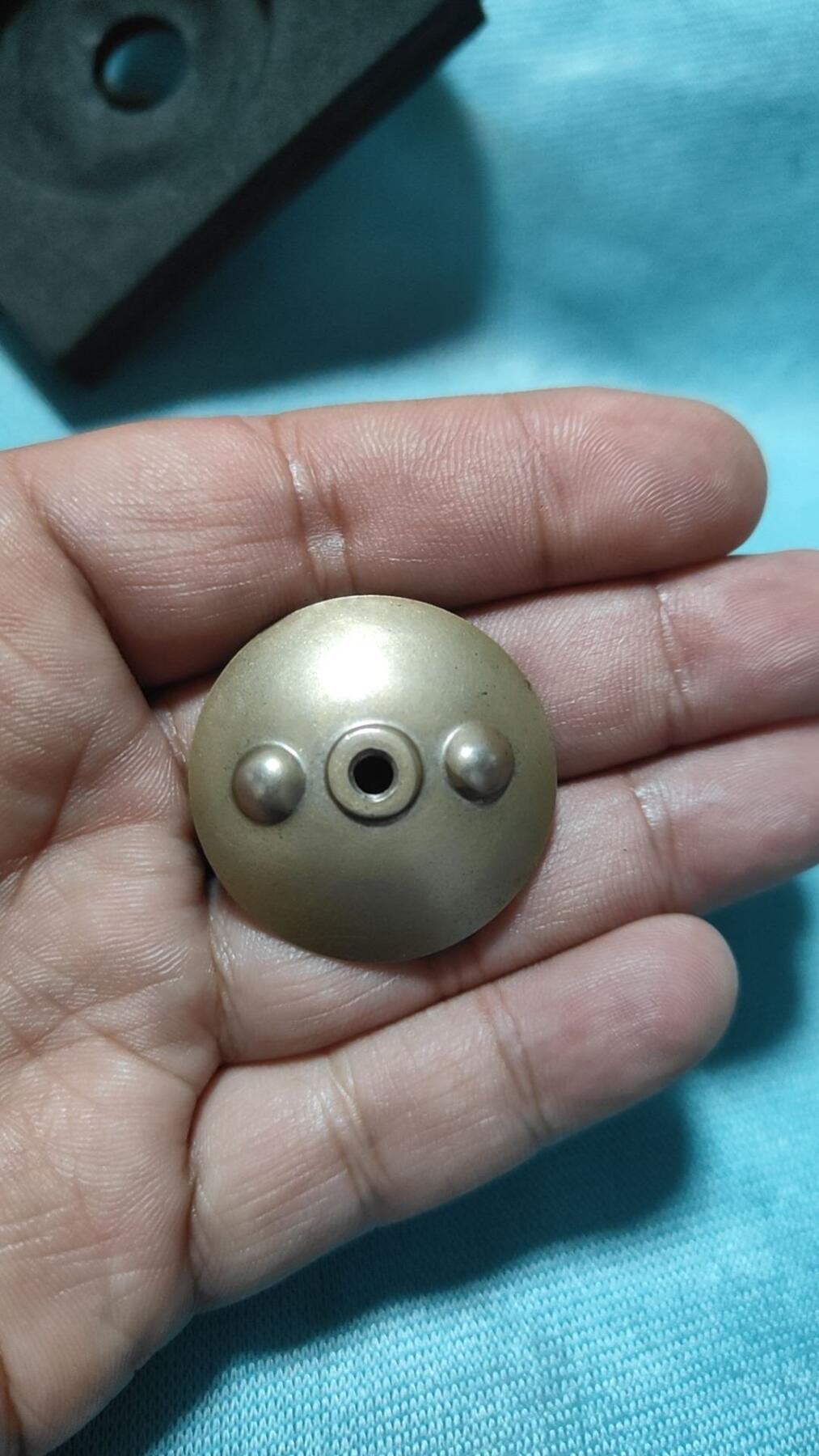 朝鲜三级国旗勋章（银质）珐琅完整，全品。