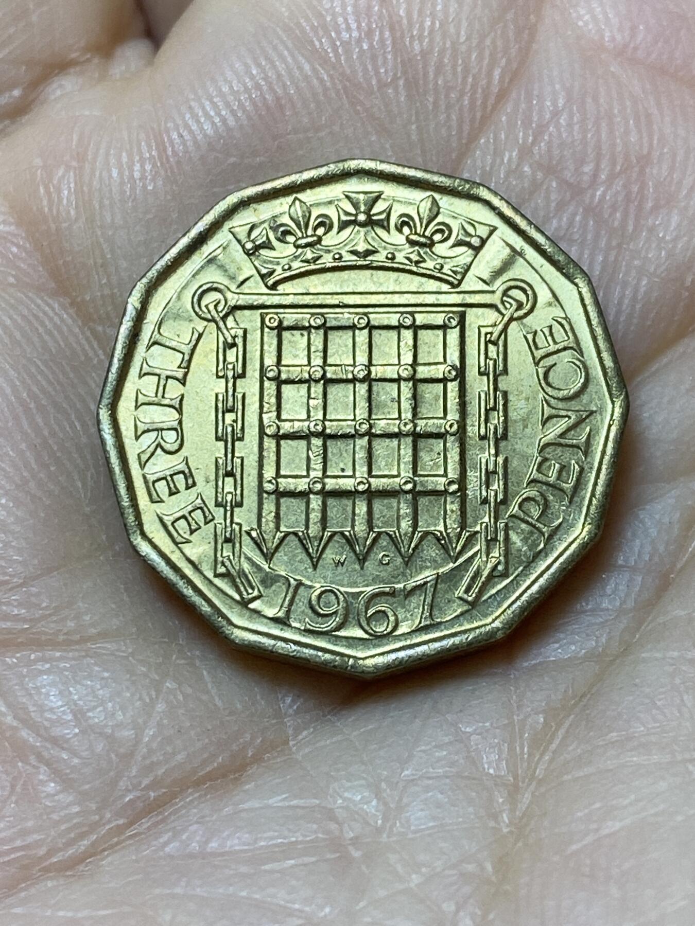 2025年第一百零八场(总第一百三十四场）外国好品散币(免佣金) 英国🇬🇧1967年3便士(伊丽莎白二世青年桂冠第二版，普制币关门年)