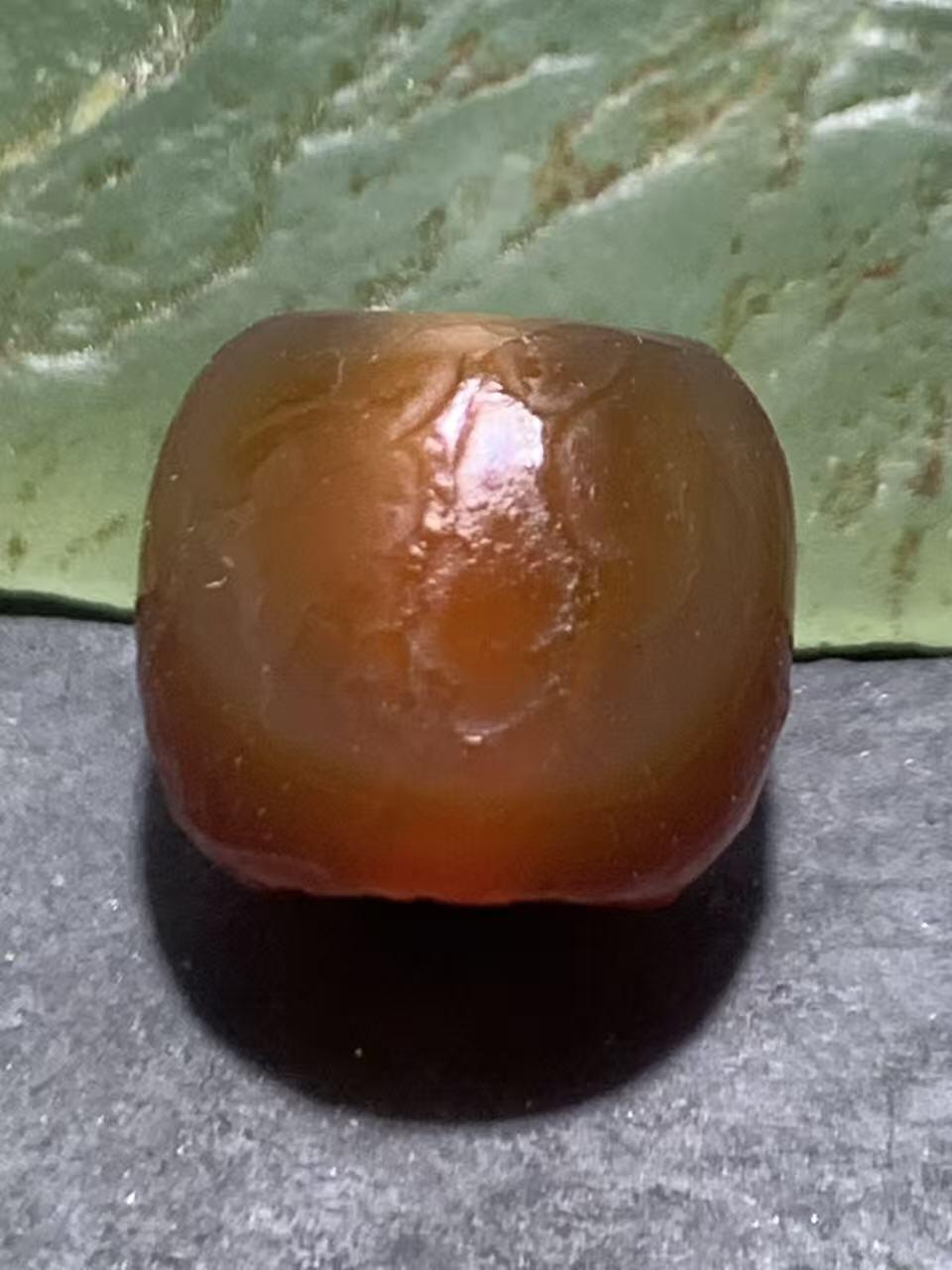 精美高玉化风化纹红白双色玛瑙老形桶珠一颗