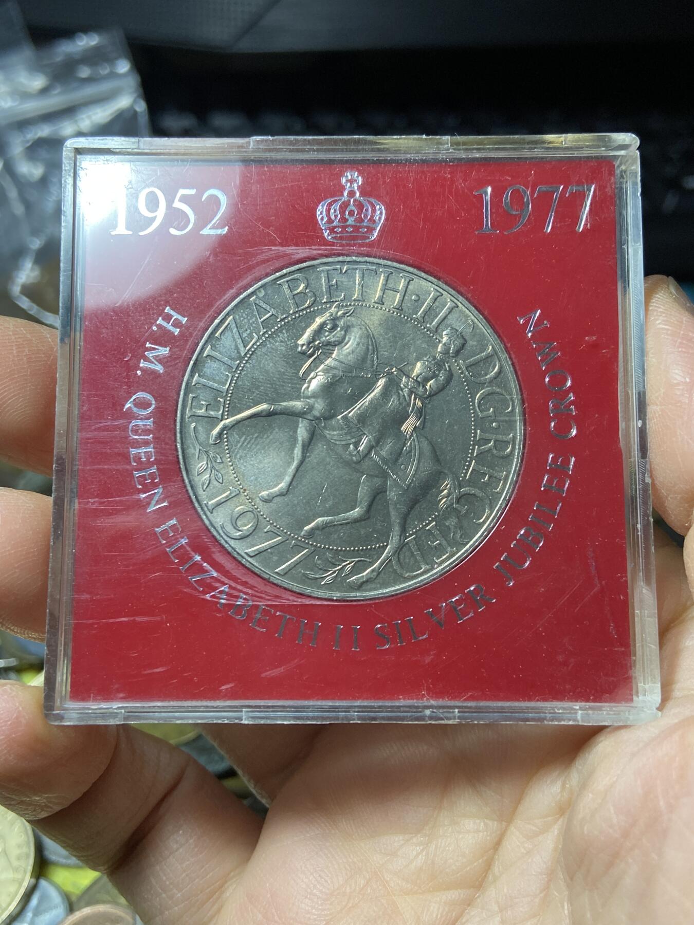 2025年第一百零八场(总第一百三十四场）外国好品散币(免佣金) 原盒–英国🇬🇧1977年25便士(伊丽莎白二世登基25周年银禧纪念币)