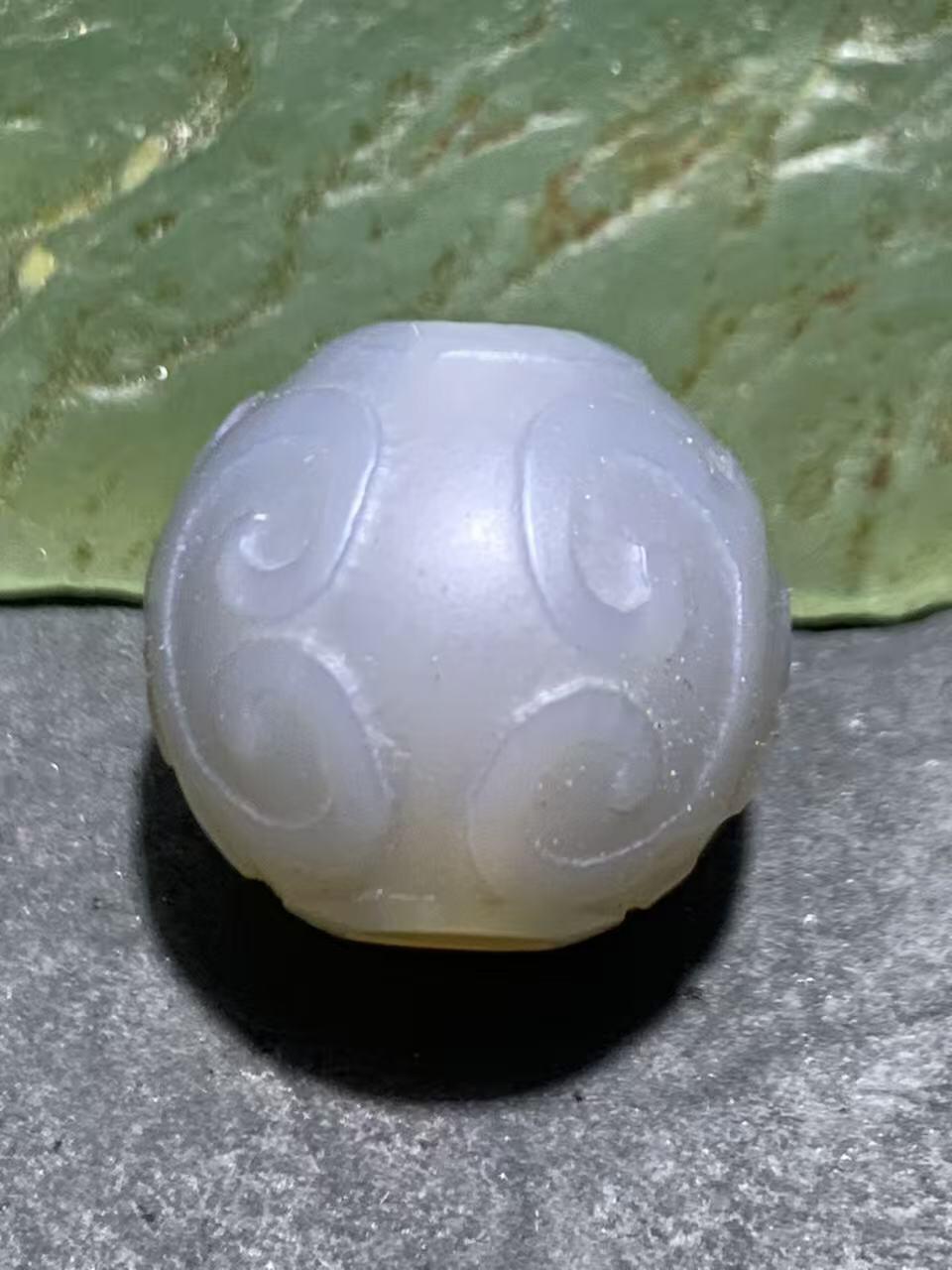 精美高玉化灰色玛瑙雕刻回纹珠（云纹珠）一颗，