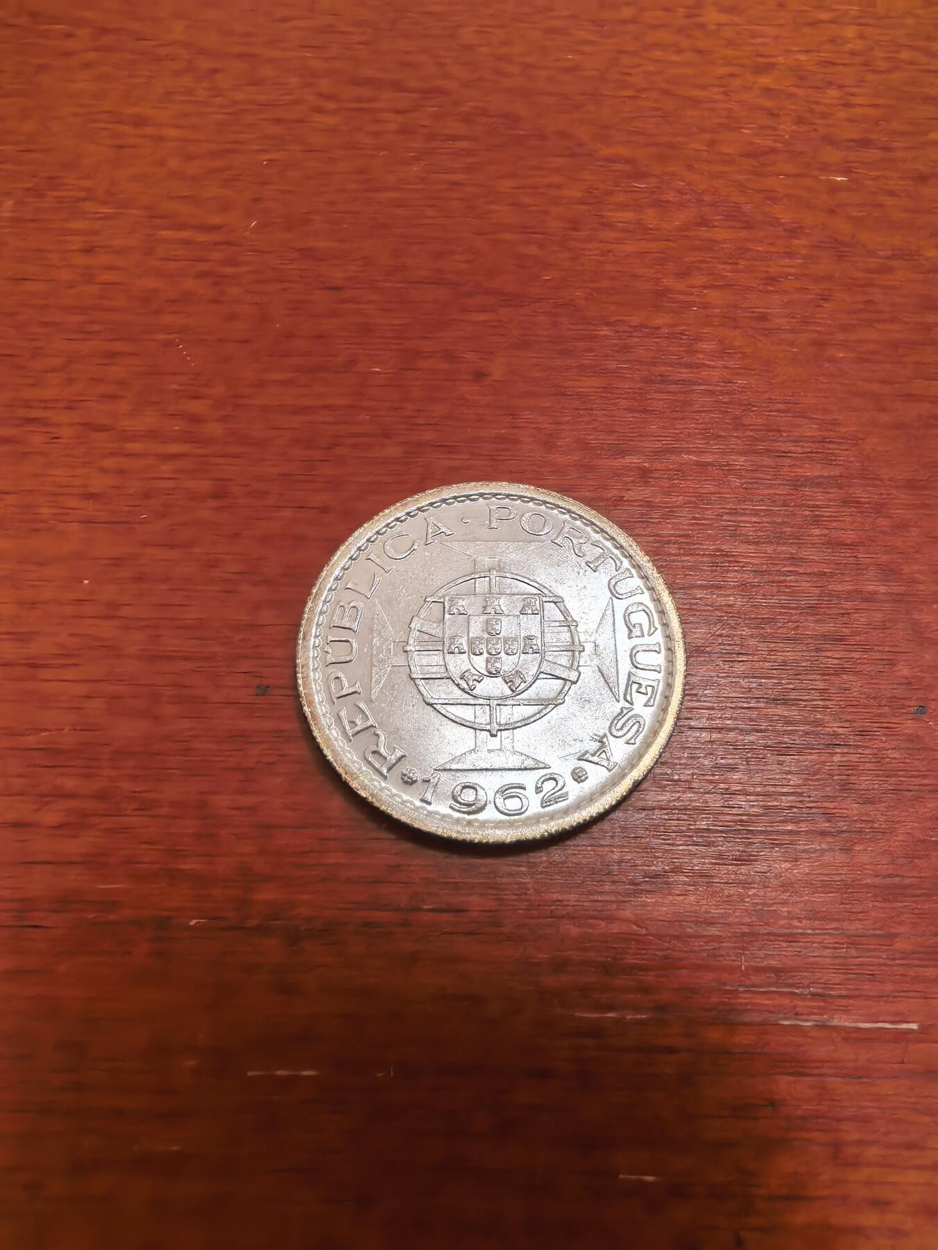 长老汇蛇年精选第六十场拍卖 1962 圣多美和普林西顿5埃斯库多斯银币，原光割手，未流通，仅有88000枚