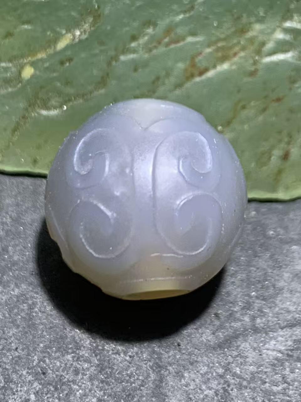 精美高玉化灰色玛瑙雕刻回纹珠（云纹珠）一颗，
