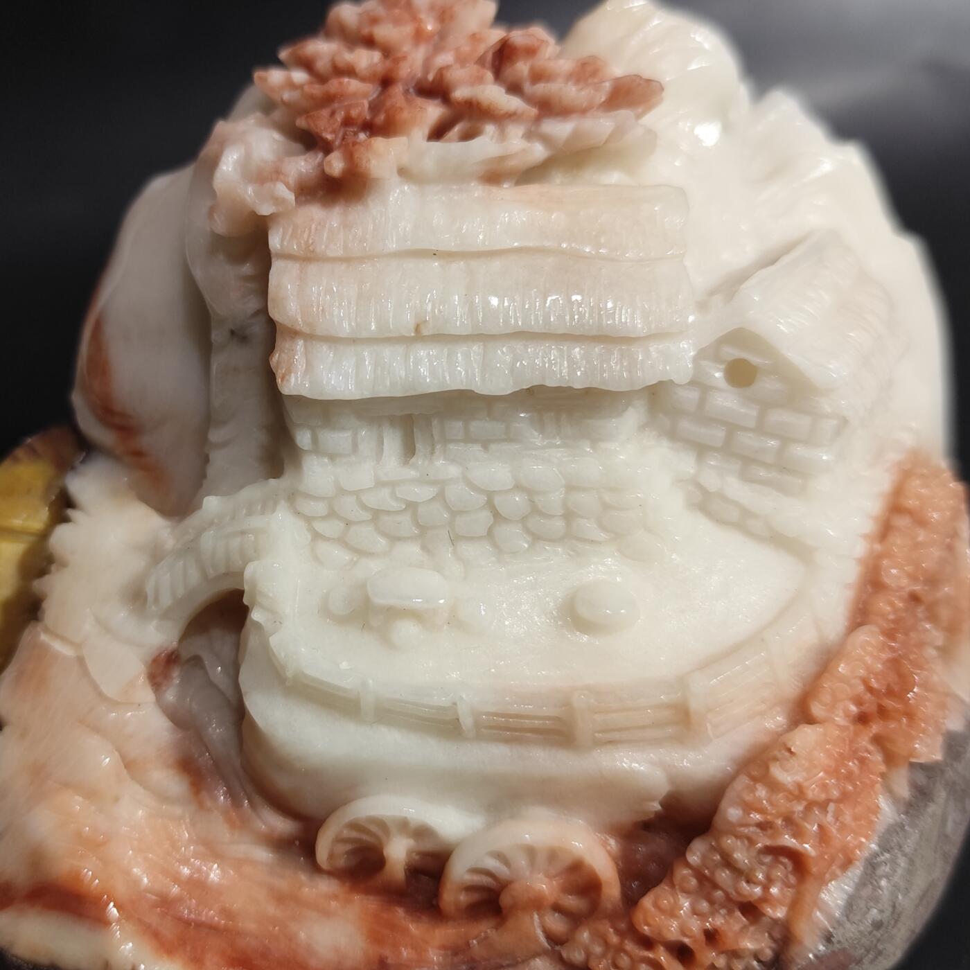 希腊罗马丝路打制币化石【中外钱币放漏】专场！陆小鱼的钱币仓，限时拍卖第080场 全玉化珊瑚化石雕刻摆件 手工雕刻 巧雕色彩的变化搭配 由4.5亿年前奥陶纪时期的珊瑚化石雕刻而成 1243g