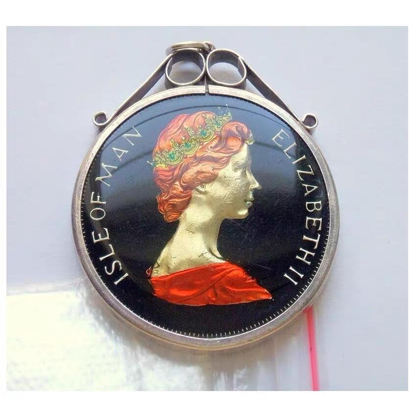 纯手工 马恩岛1975年 伊丽莎白+猞猁珐琅彩镀金高浮雕精制币章吊坠 带银环