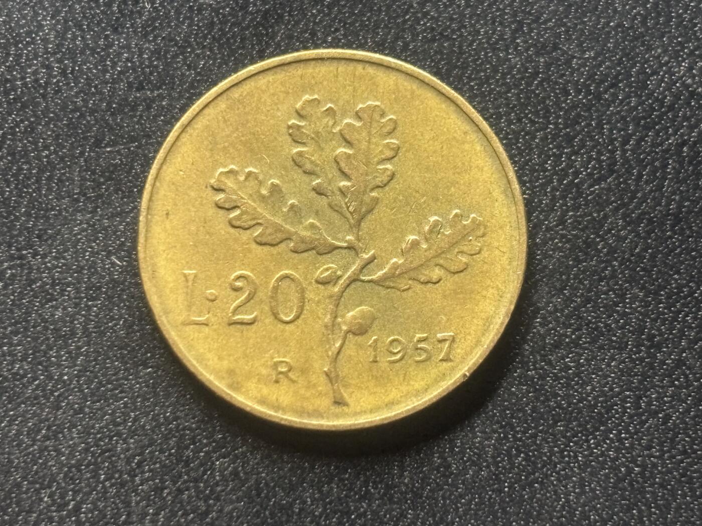 邮泉阁限时拍卖第三十场 各国硬币专场（硬币在国外。请付邮费6元。） 意大利1957年20里拉宽7版