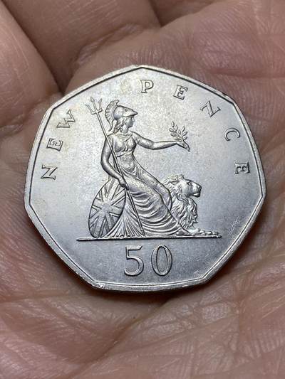 2025年第一百零九场(总第一百三十五场）外国好品散币(免佣金) - 英国🇬🇧1969年50新便士(伊丽莎白二世中年花冠，十进制第一版首发年)