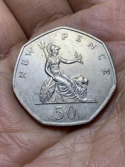 2025年第一百零九场(总第一百三十五场）外国好品散币(免佣金) - 英国🇬🇧1969年50新便士(伊丽莎白二世中年花冠，十进制第一版首发年)