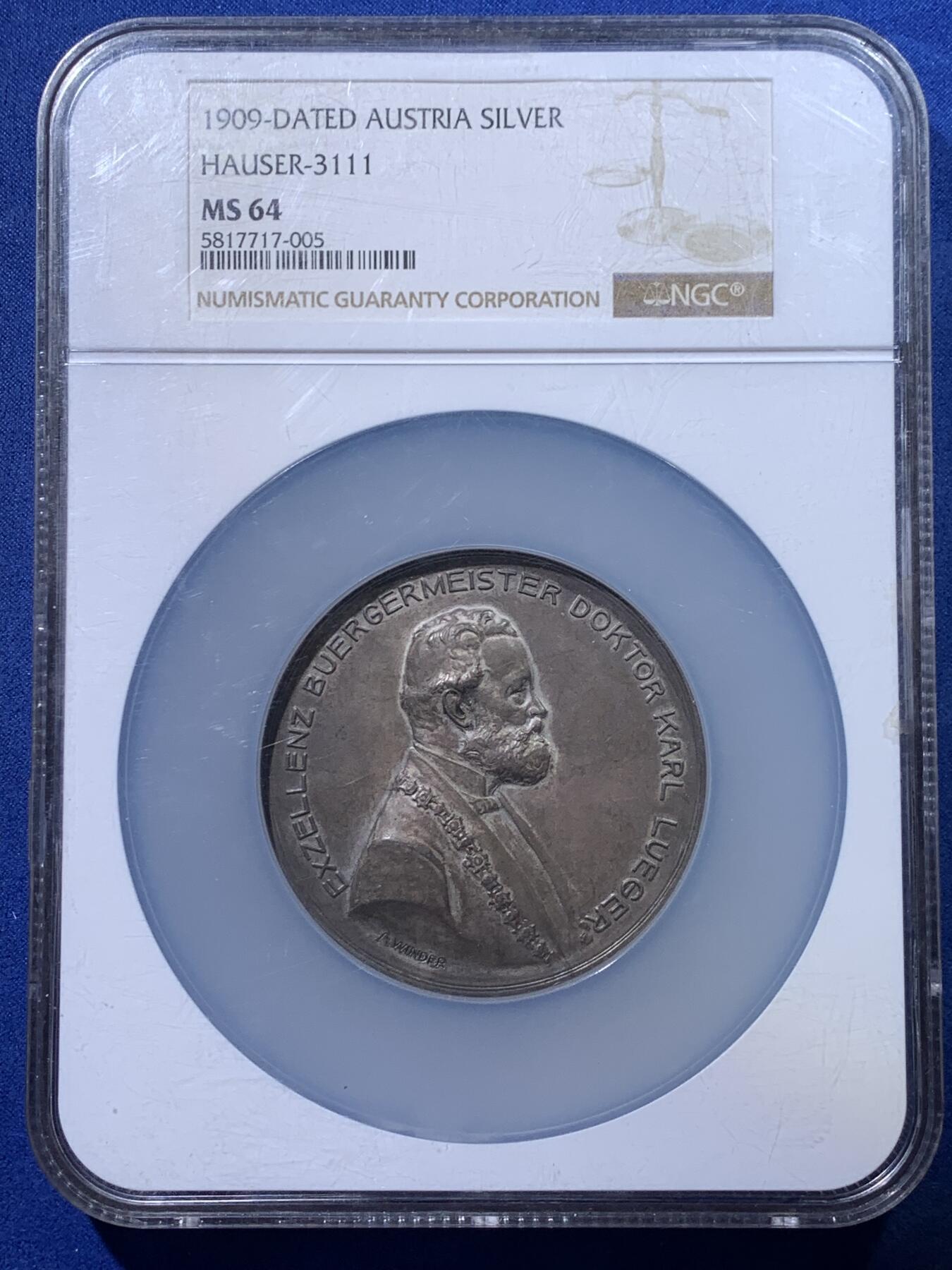 《竞宝斋》第427场 周日，周一  2场连拍 （全场包邮） NGC MS64 奥地利1909年维也纳花卉赛银章 61mm 罕见品种 加大加厚盒 外盒有点模糊不影响章本身 高分
