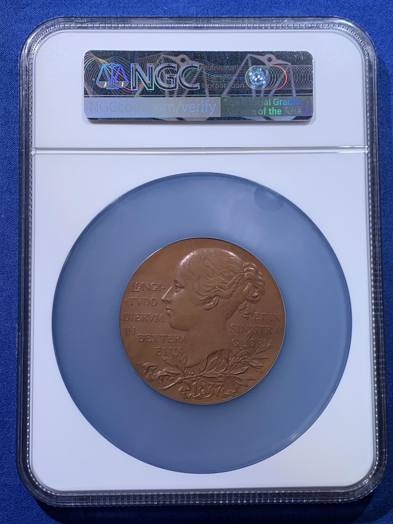 《竞宝斋》第427场 周日，周一  2场连拍 （全场包邮） NGC MS64BN 英国1897年维多利亚加冕60周年大铜章 加大盒封装
