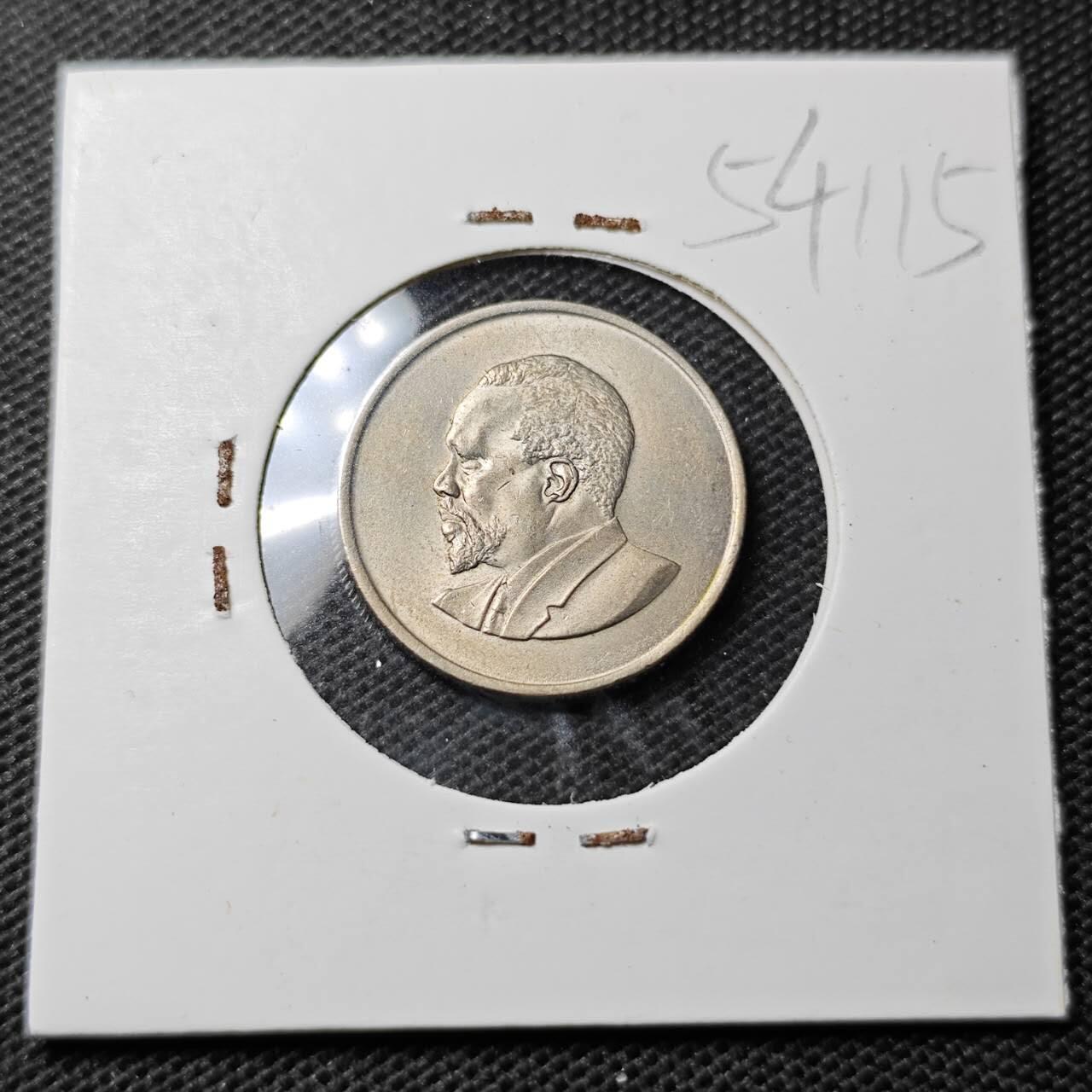 KK钱币收藏小铺 第354场 2月预留时间 周末发货  1966肯尼亚50分 好品 开国头像无字版