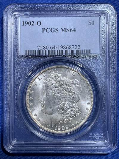 《竞宝斋》第427场 周日，周一  2场连拍 （全场包邮） - PCGS MS64 美国1902年O版摩根一元银币 白净好品 上沿支撑架有磕 细节见图