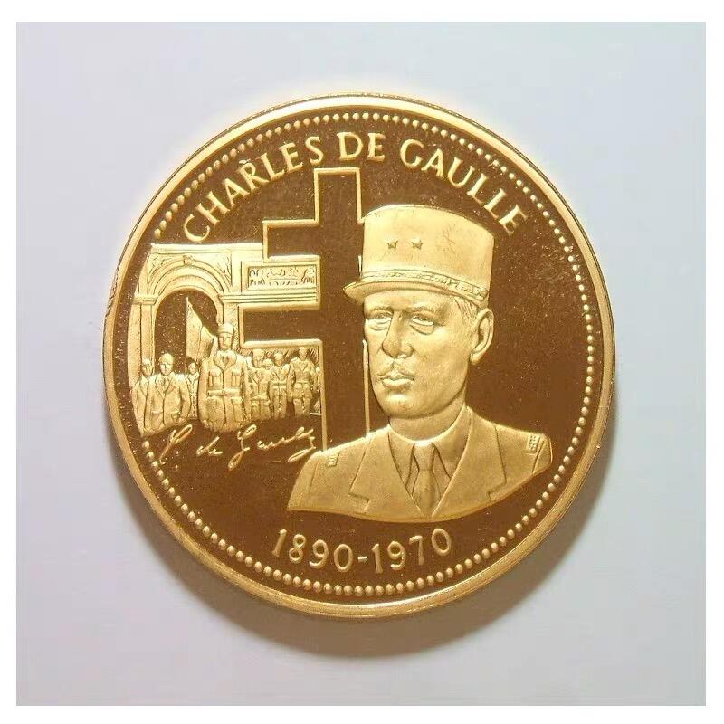 法国1970年 戴高乐总统军装像高浮雕精制大镀金章 40MM