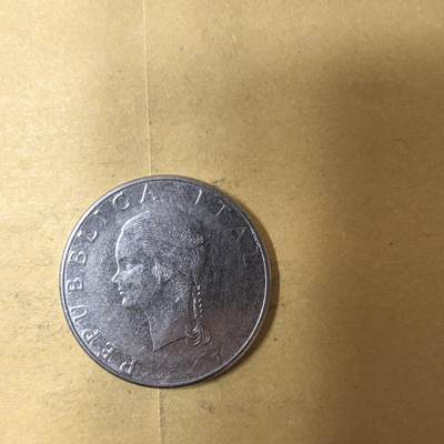 泡泡币外币第七场可代拍15038385335微信 1979年意大利100利拉。