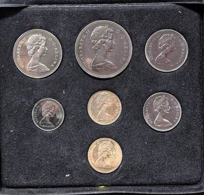 北京马甸外国币专卖第145期，外国币专场，陆续上拍，欢迎关注 1971年版盒装加拿大纪念流通币，币为裸币如图