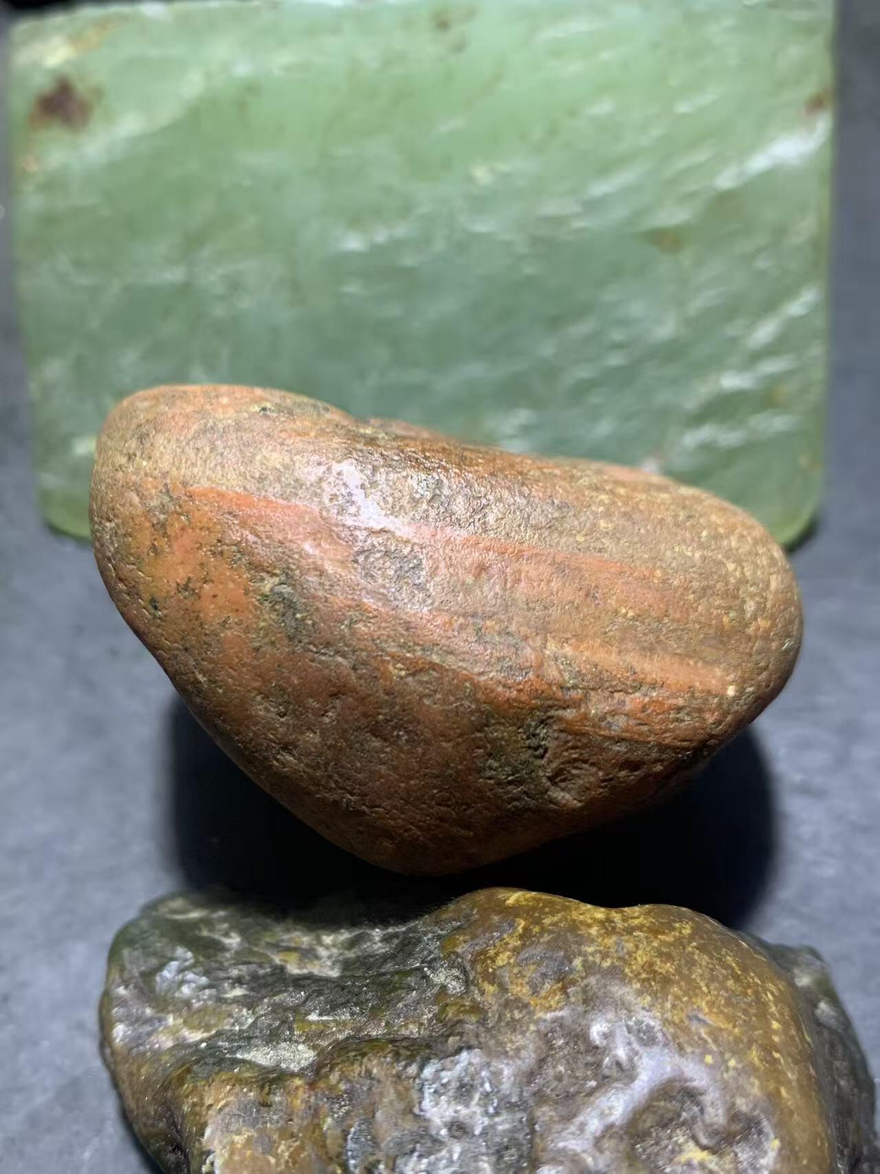 精美柿子红皮开窗料红白南红玛瑙原石一颗，，