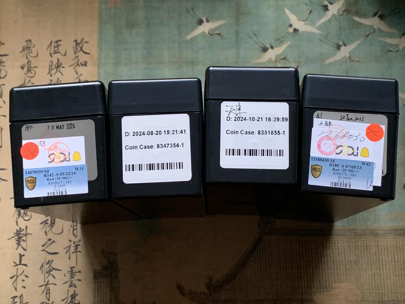 《竞宝斋》第427场 周日，周一  2场连拍 （全场包邮） 四个一组 PCGS评级币大号正版收纳盒（每个可装20枚PCGS评级币）黑色 细节见图